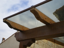 Mora de rubielos, Teruel cubierta combinada vidrio y acero corten.vidrio isolar solarlux neutro 65 templado-camara15mm-multipak 4+4. estructura en acero sujecccion superior aluminio.foto11.jpg